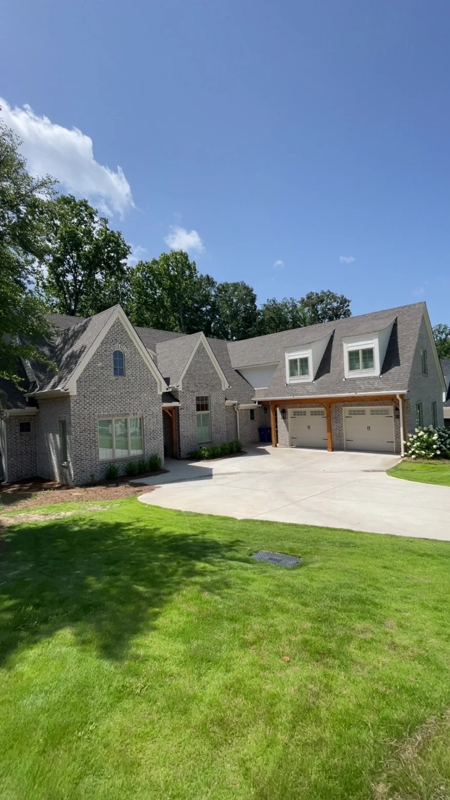 Residential home and driveway in Auburn Alabama